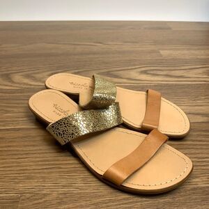 NICCOLO VACARI Women's Size 7 Gold Brown Leather Slip On Flat Sandals